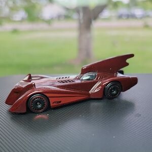 Hot Wheels BATMOBILE 2014 Burgundy Red, D.C. Comics